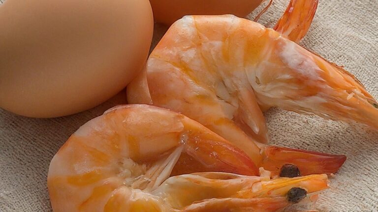 Cholesterol In Shrimp vs Eggs: What is the Amount?