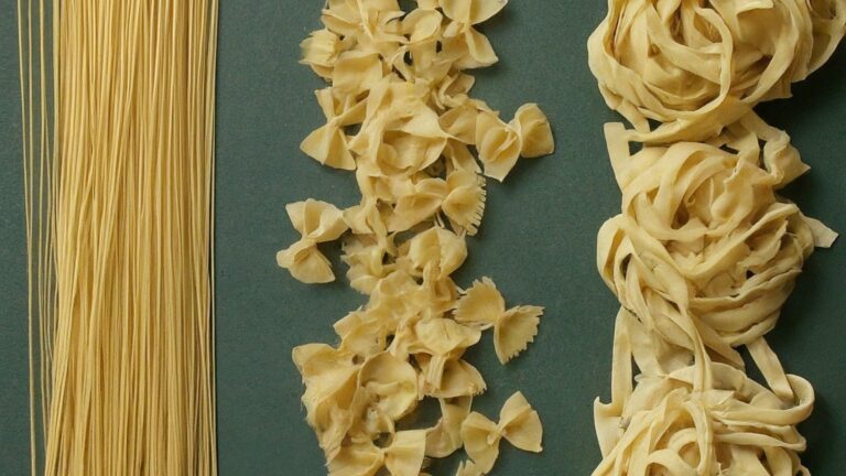 Pasta and Noodles: Differences and Similarities